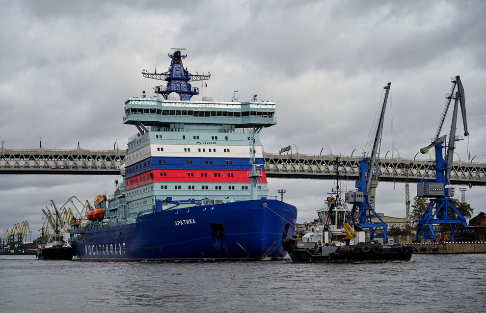 Nuclear icebreaker Arktika reaches the North Pole