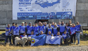 Cleaning garbage in Pevek