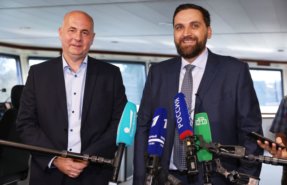 Alexander Makarov, director of the Arctic and Antarctic Research Institute (AARI), and Chief Builder of Admiralty Shipyards Ruslan Sheremetyev