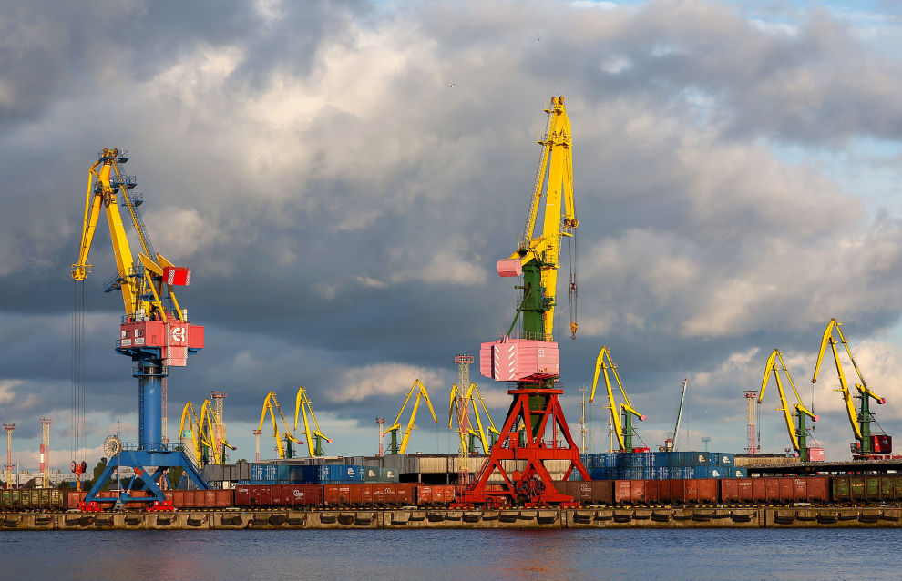Foodstuffs and building materials delivered to Yakutian Arctic via NSR