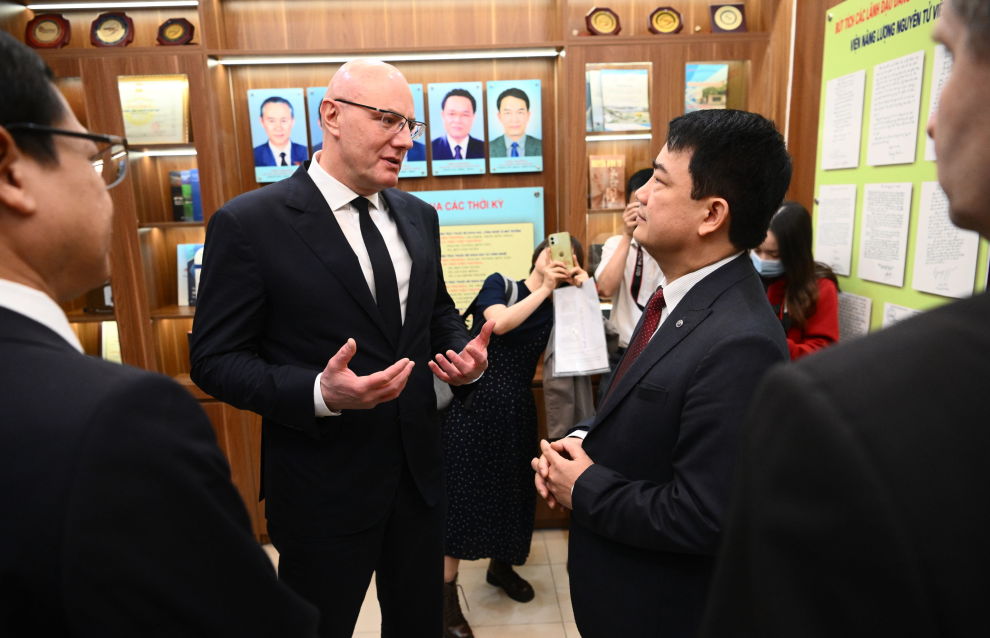Russia and Vietnam plan joint research at Arctic stations