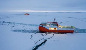 Replacement crew arrives at North Pole station after 10 months


