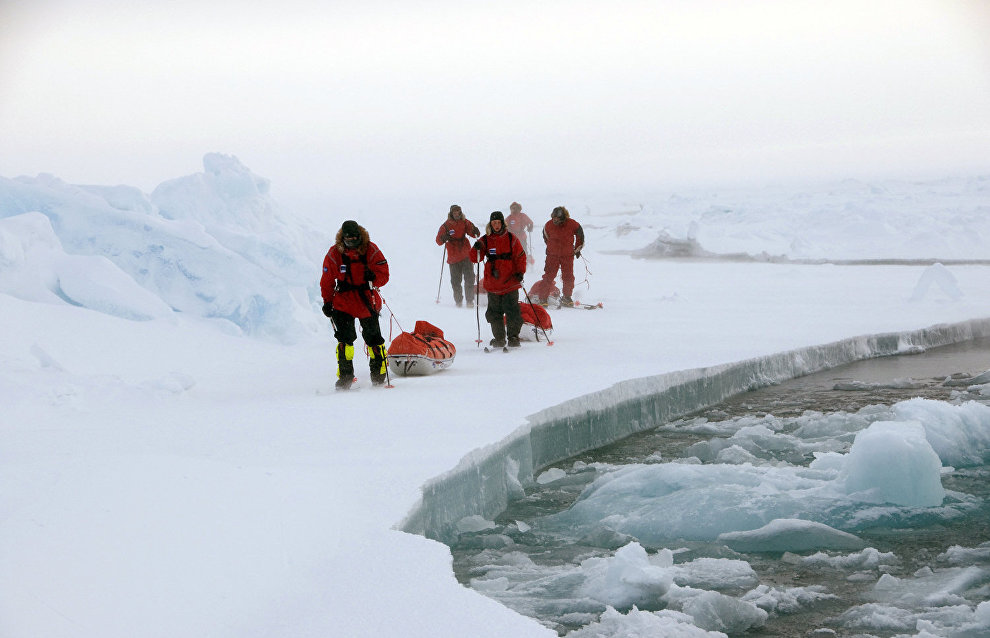 Skiing to the North Pole