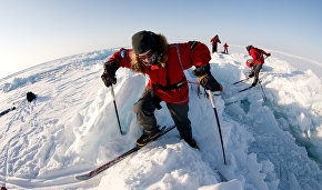 Skiing to the North Pole