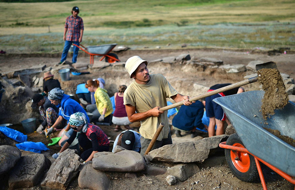Archeologists discover unique Neolithic jewelry on Taimyr Peninsula