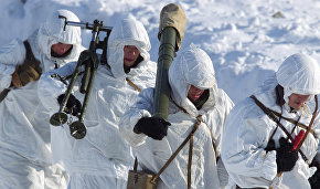 The Russian Northern Fleet's Arctic brigade conducts drills on Kotelny Island