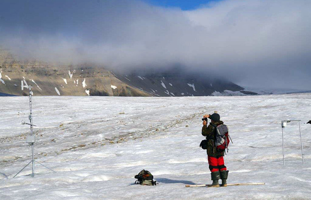 An automatic meteorological station on a glacier