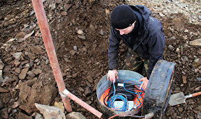 Mounting an Omega seismic monitor in the Franz Josef Land Archipelago