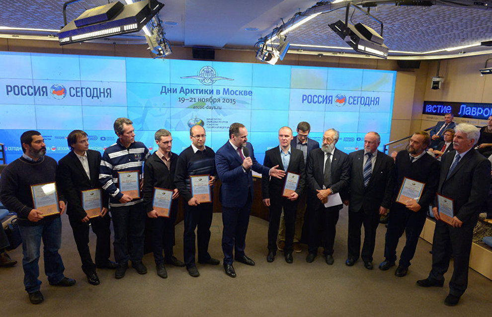 North Pole-2015 station researchers receive certificates of appreciation