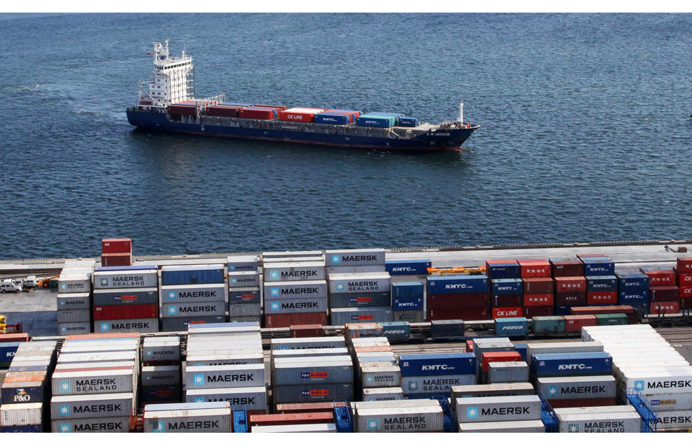 Sakhalin Shipping Company shipped 1,500 cargo containers to the Arctic in 2016