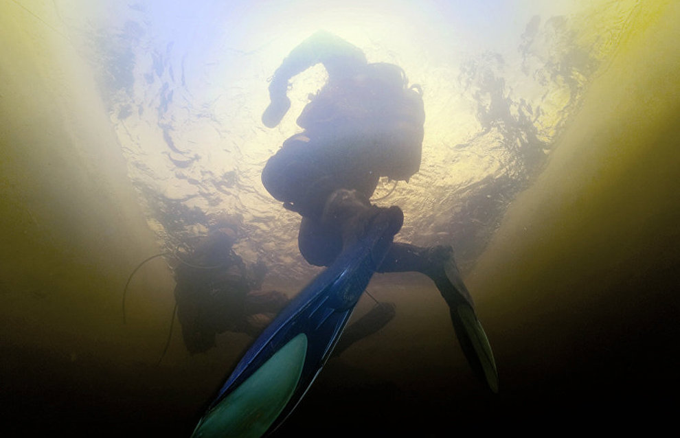 Russian Geographical Society scuba divers to make deep ice dive in White Sea