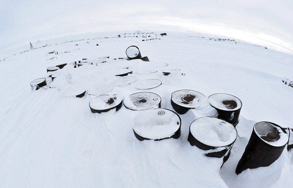 10,000 tons of waste to be cleared from the Arctic in 2017