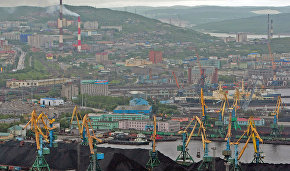 Reactivated Sevmorput LASH ship puts out to sea for the first time
