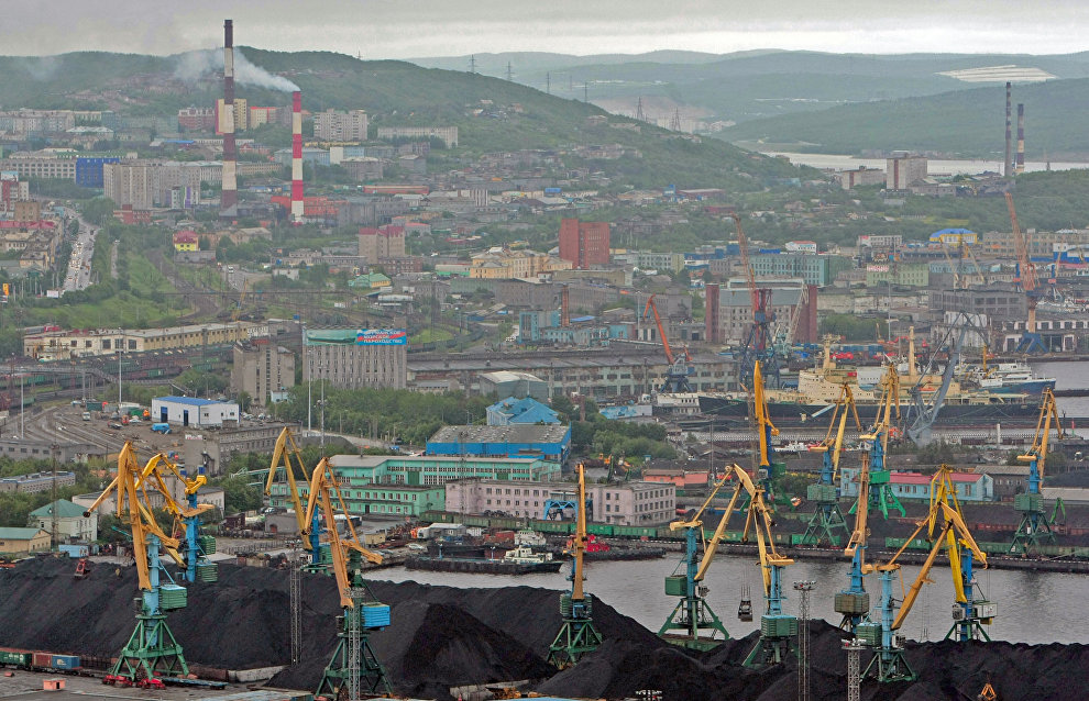 Reactivated Sevmorput LASH ship puts out to sea for the first time