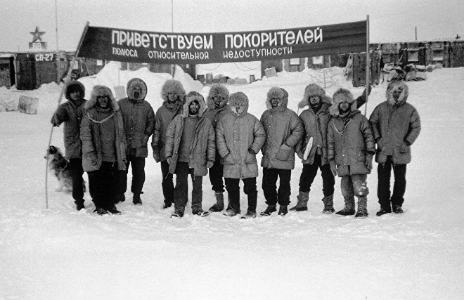 Spending a polar night in the central Arctic Ocean
