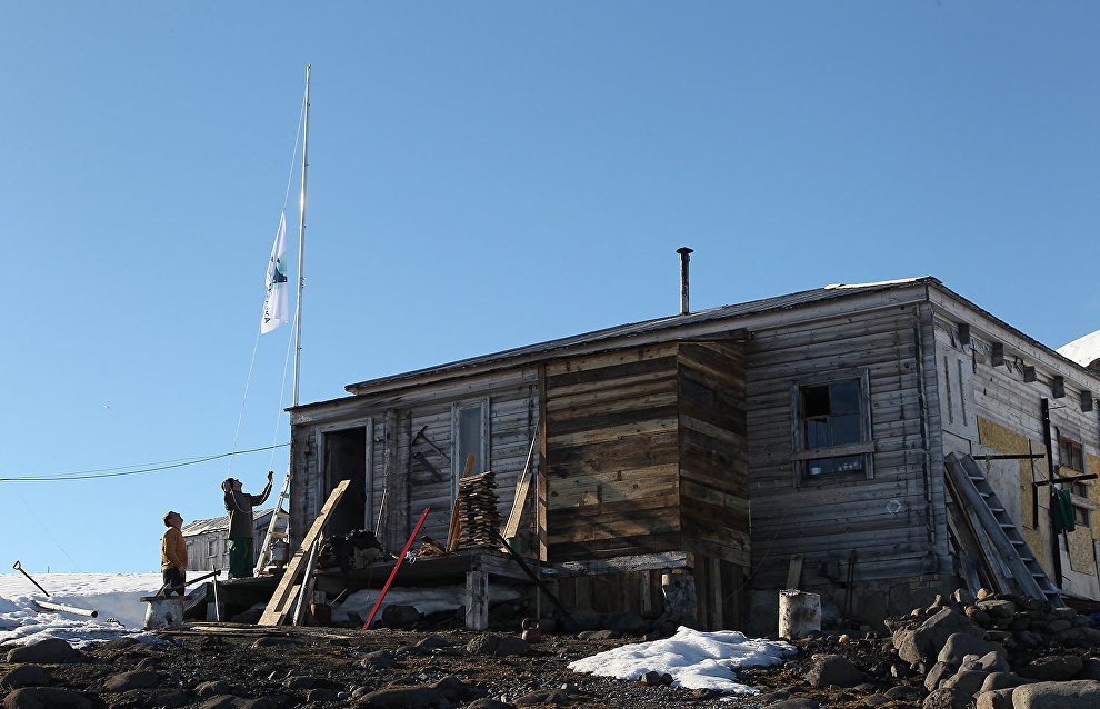 Tikhaya Bay polar station project