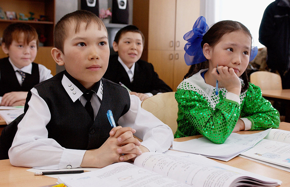 Putin instructs ministries to train language teachers for small indigenous ethnic groups