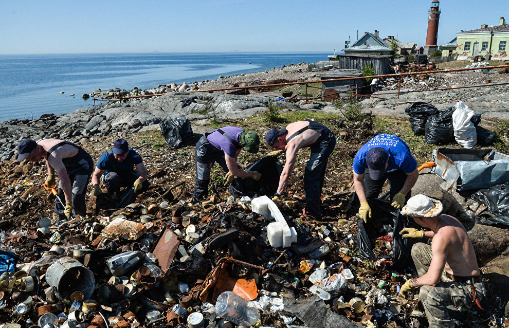 Volunteers undertake massive clean-up job on a deserted Arctic island