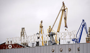 Ice-resistant platform for service in the Arctic floated out in St. Petersburg