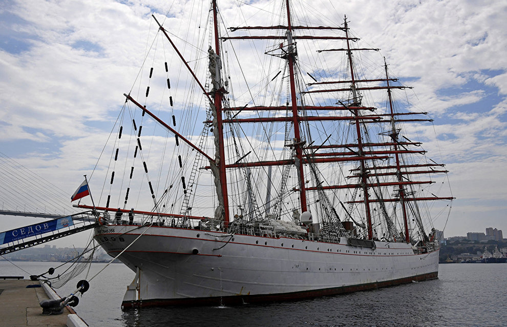 Sailing ship Sedov sets out for Arctic expedition from Vladivostok