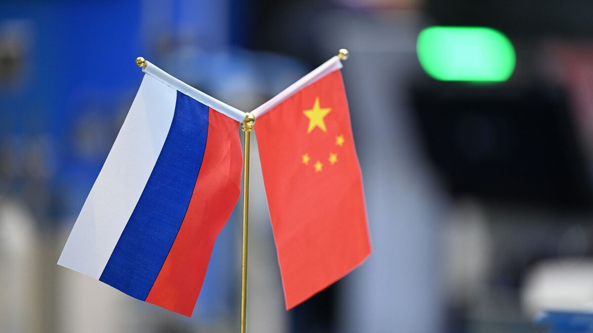 China set to develop Arctic shipping lanes together with Russia 