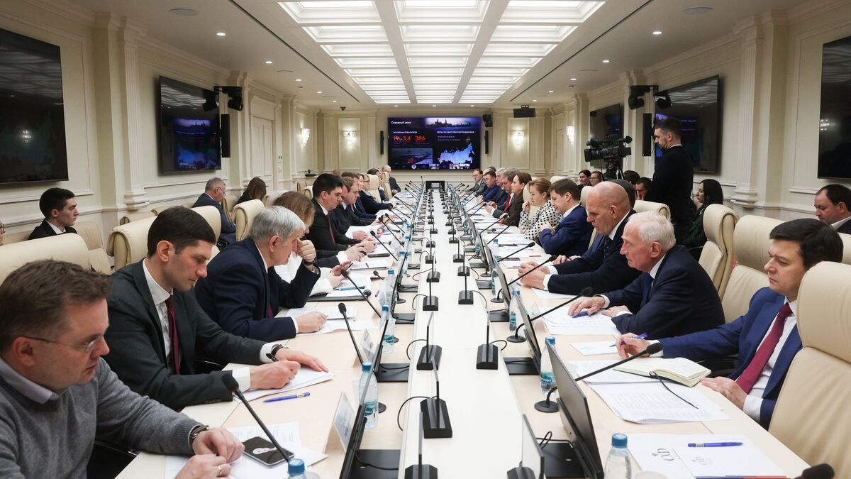 Federation Council Committee on Foreign Affairs holds roundtable discussion on new Arctic geopolitics
