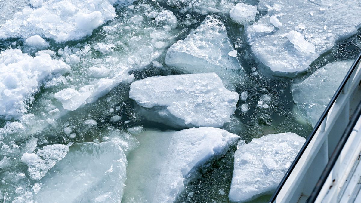China floats an ice-class tug for the Northern Sea Route 

