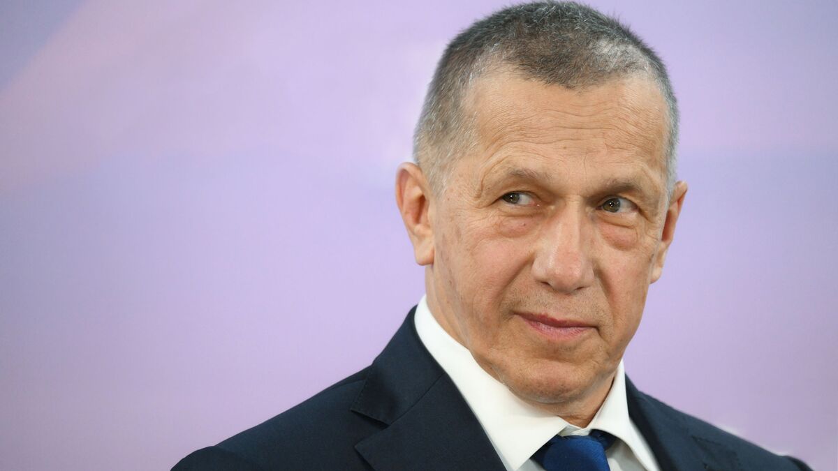 Deputy Prime Minister – Presidential Plenipotentiary Envoy to the Far Eastern Federal District Yury Trutnev