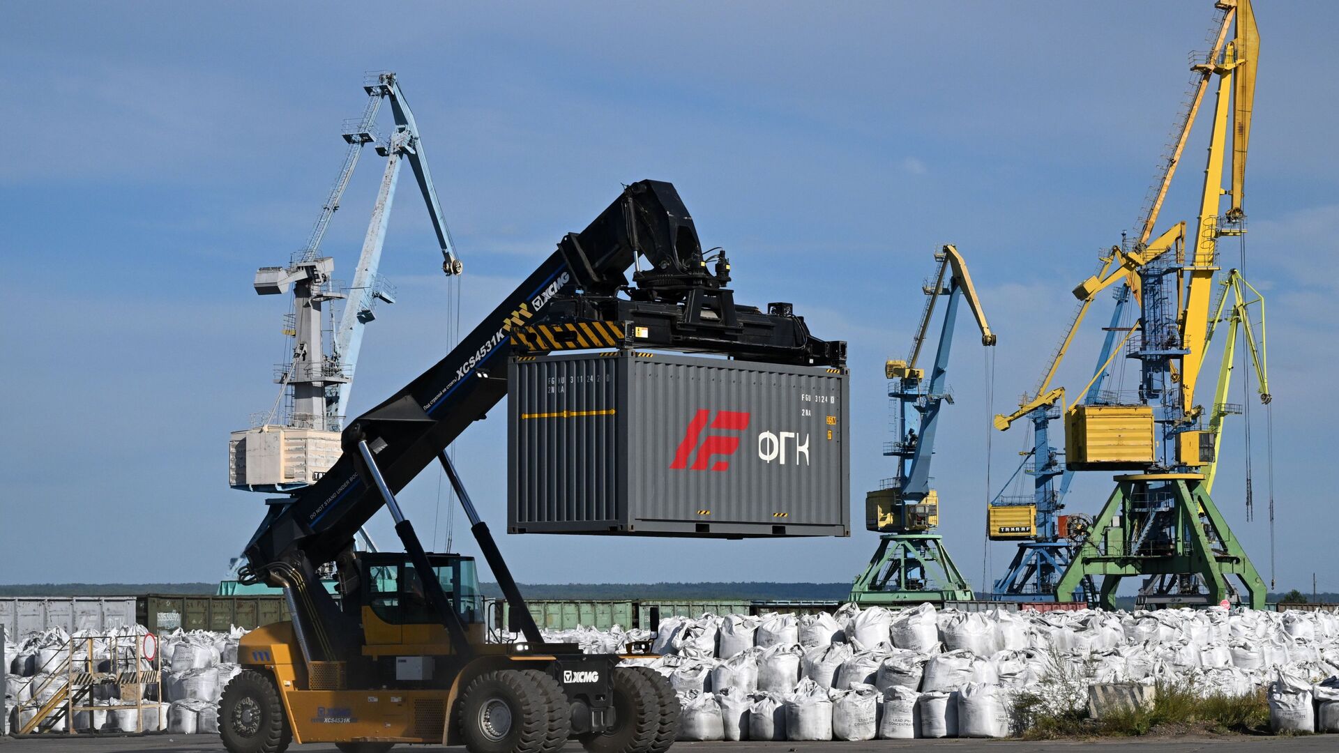 Almost 4 million tons of freight to be delivered to Russia’s hard-of-access regions in 2026 - РИА Новости, 1920, 21.01.2026