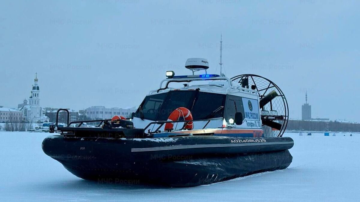 Pomorye rescue teams receive Sever 650K amphibious hovercraft