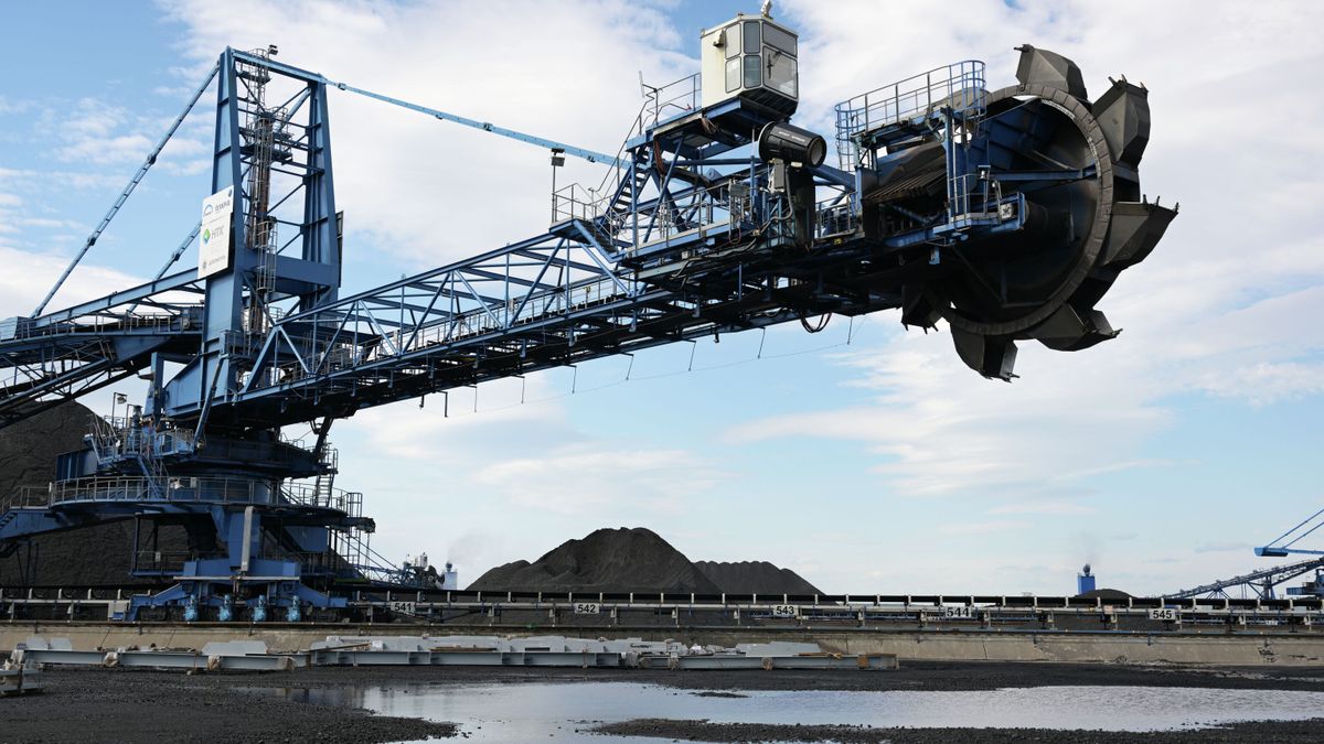 Russian Far Eastern ports boost coal exports in 2025