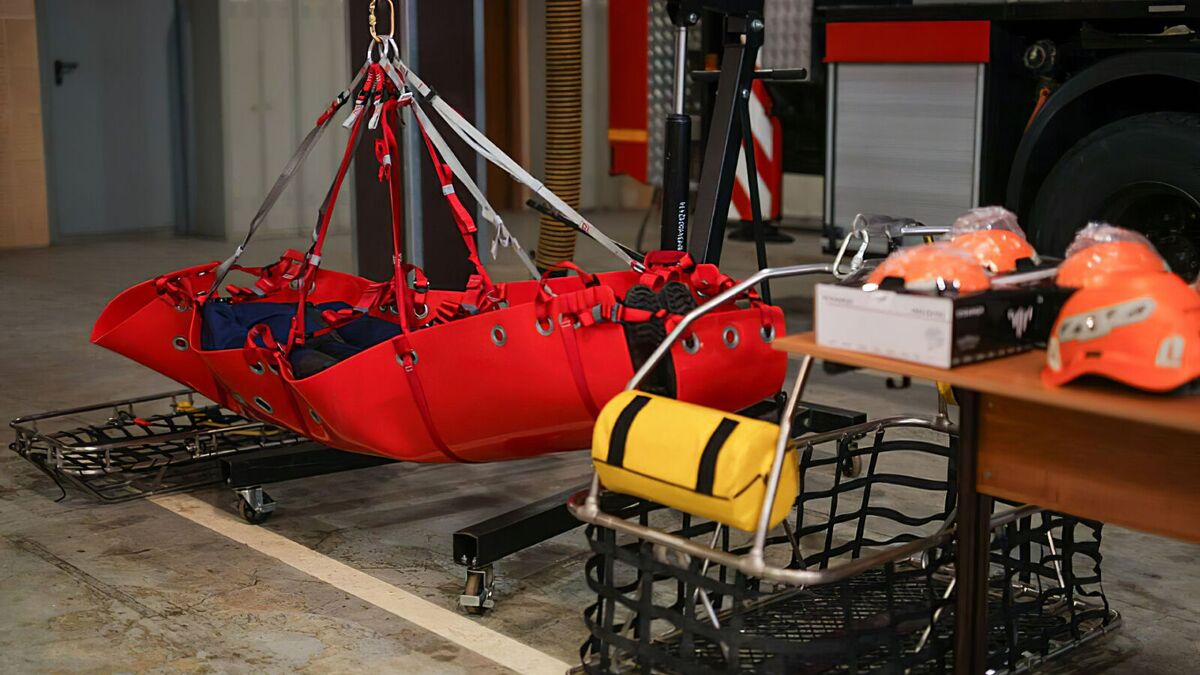 Arkhangelsk Region rescuers receive new equipment for parachute-free airdrop