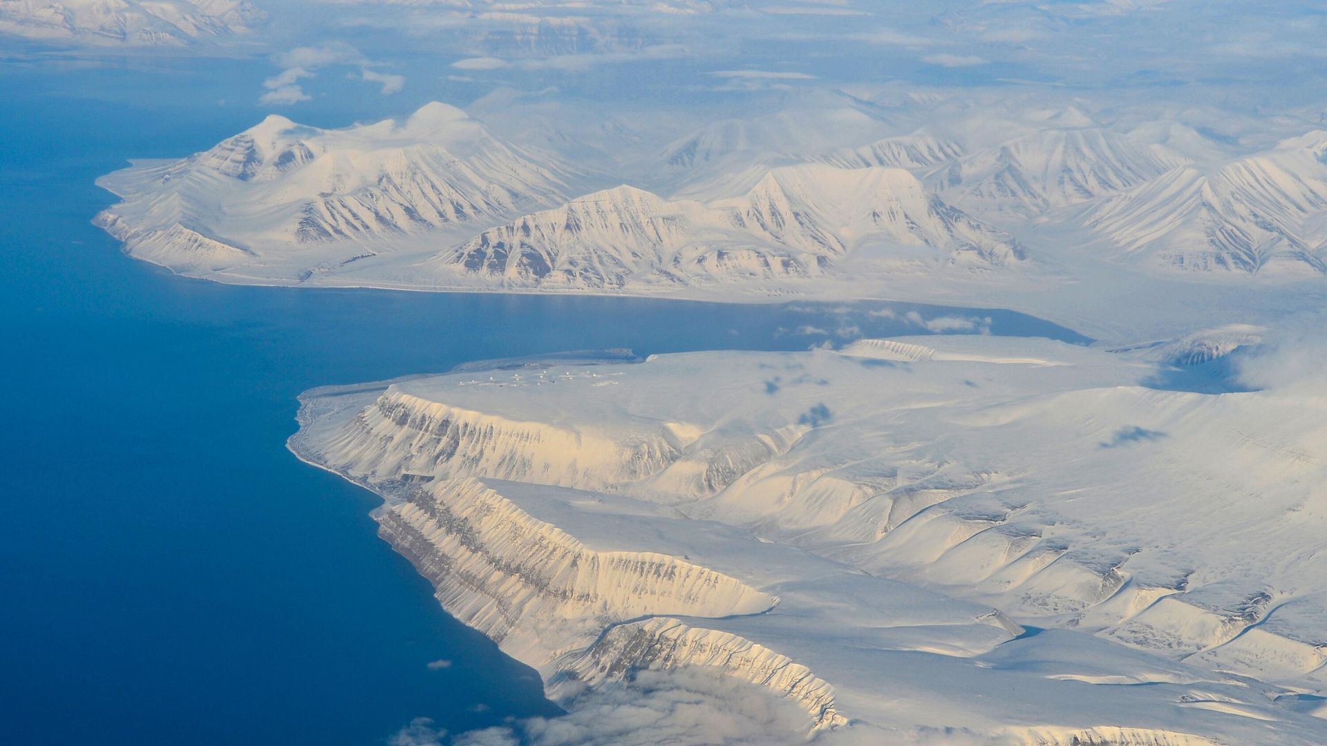 Snow-covered peaks of the Svalbard - Spitzbergen Archipelago - РИА Новости, 1920, 03.03.2026