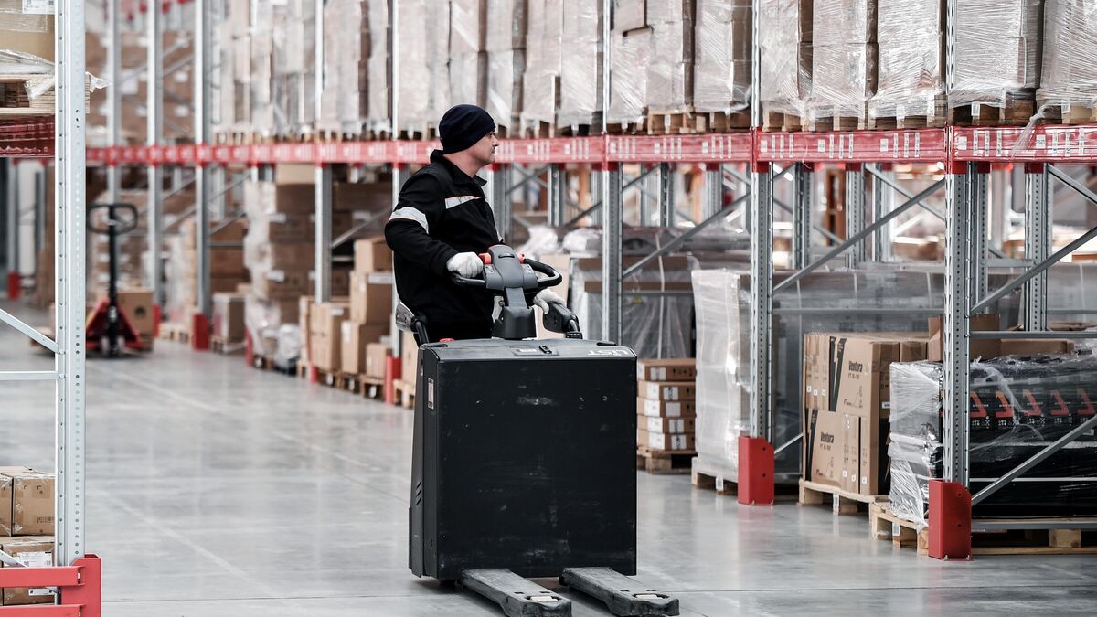 An employee of a logistic facility