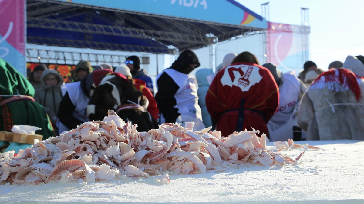Participants in the Khalyako stroganina contest