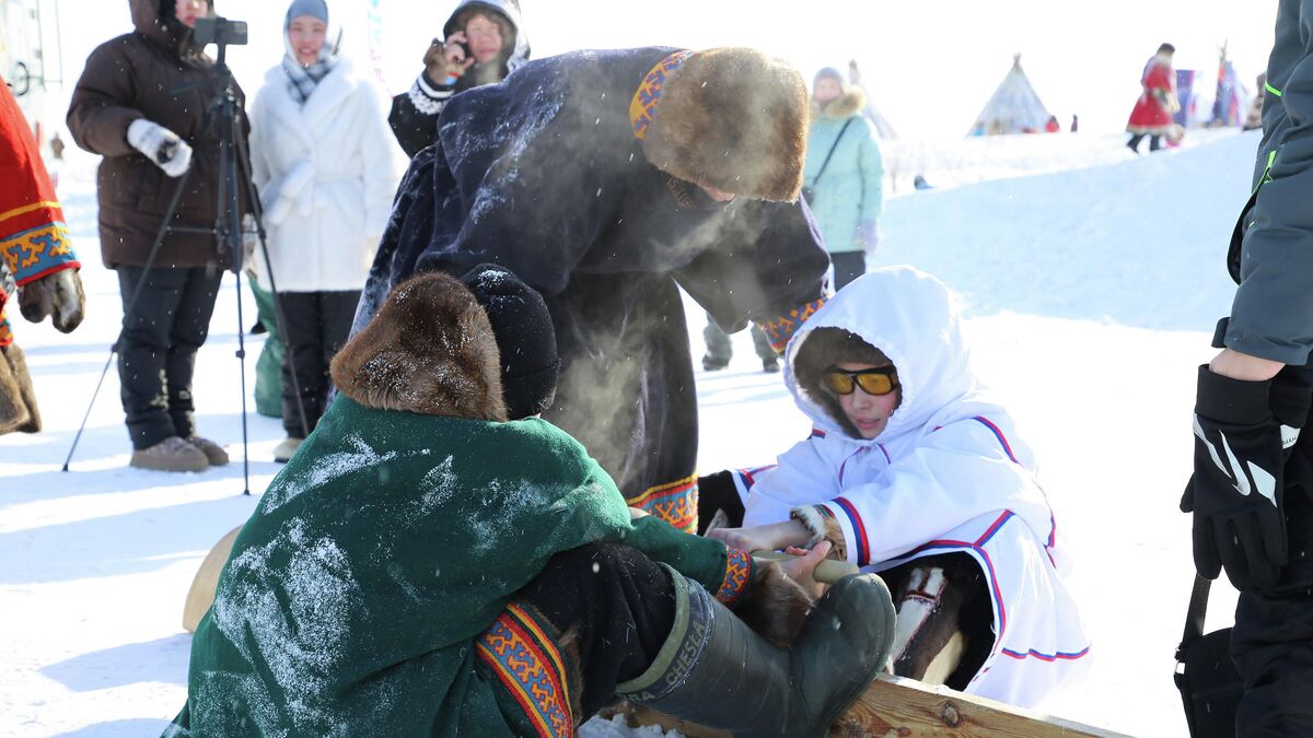 Mas-wrestling, a stick pulling game, on Reindeer Herder’s Day 2026 in the settlement of Tazovsky