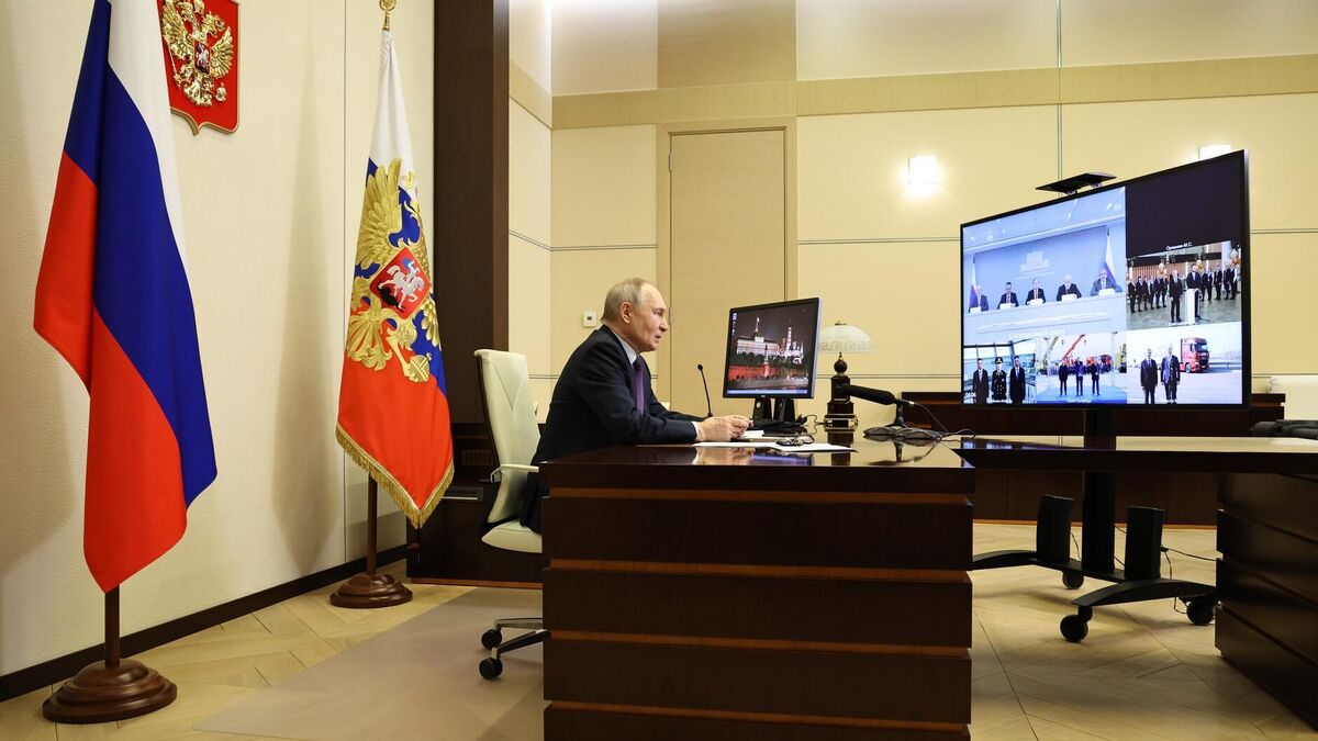 Vladimir Putin took part, via videoconference, in the opening ceremony for several transport infrastructure facilities
