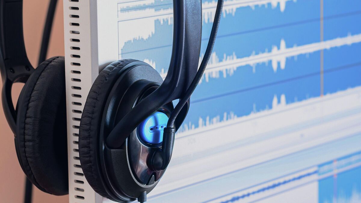 A sound track on a monitor screen