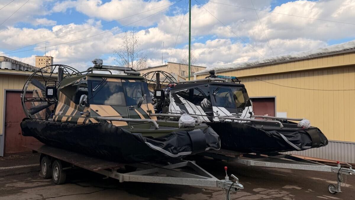 Okhotnik (Hunter) hovercraft