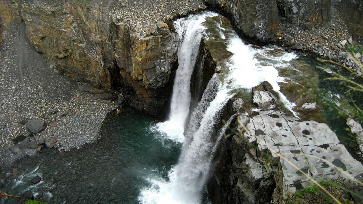 Mount Suntar-Khayata near a tributary of the Suntar River