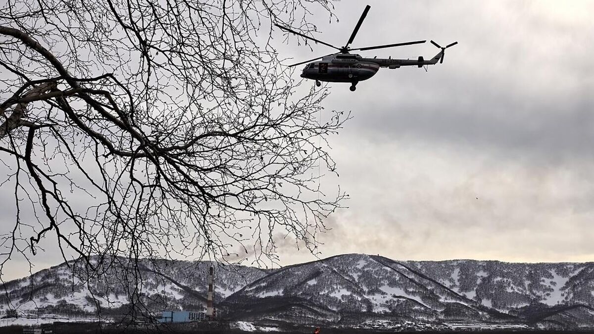 Practicing free-drop water landings and evacuating an “injured” person from a water body