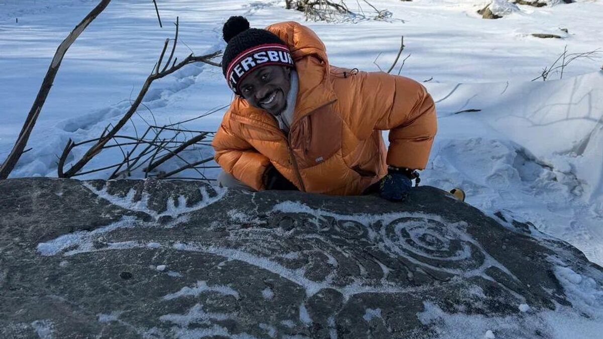 A petroglyph in the village of Sikachi-Alyan, Khabarovsk Territory
