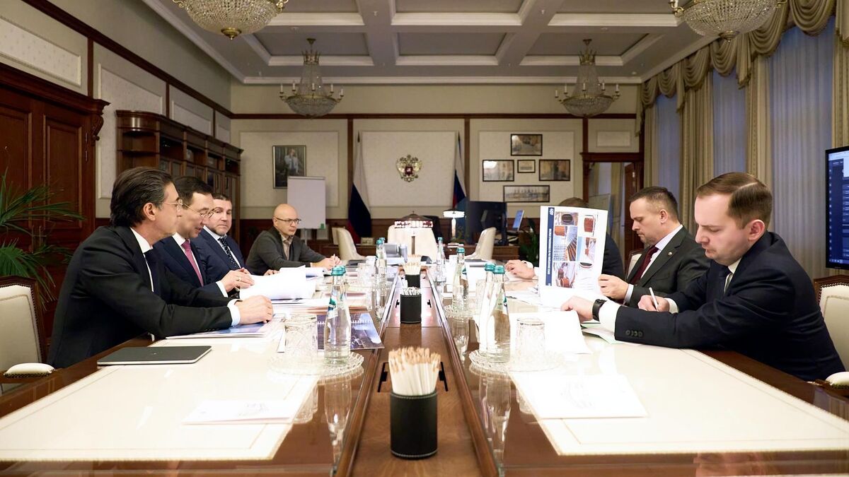 Working meeting between Minister of Transport Andrei Nikitin and Governor of the Republic of Sakha (Yakutia) Aisen Nikolayev  