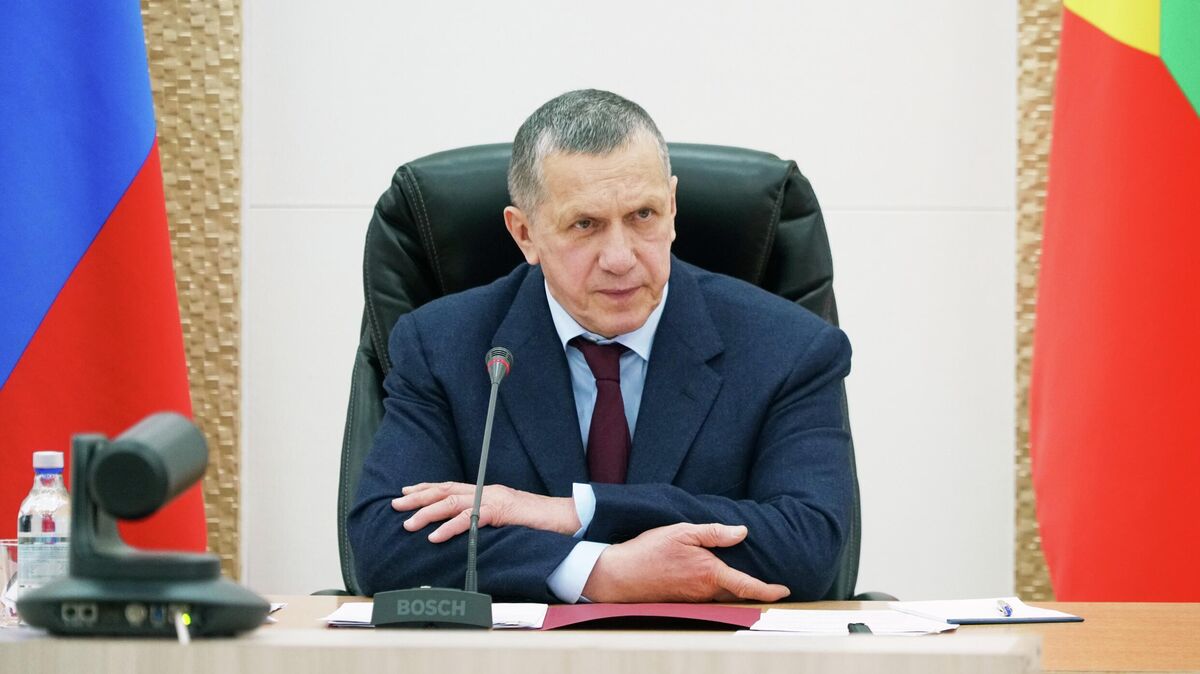 Deputy Prime Minister – Presidential Plenipotentiary Envoy in the Far Eastern Federal District, Yury Trutnev, at a meeting with investors in the Trans-Baikal Territory