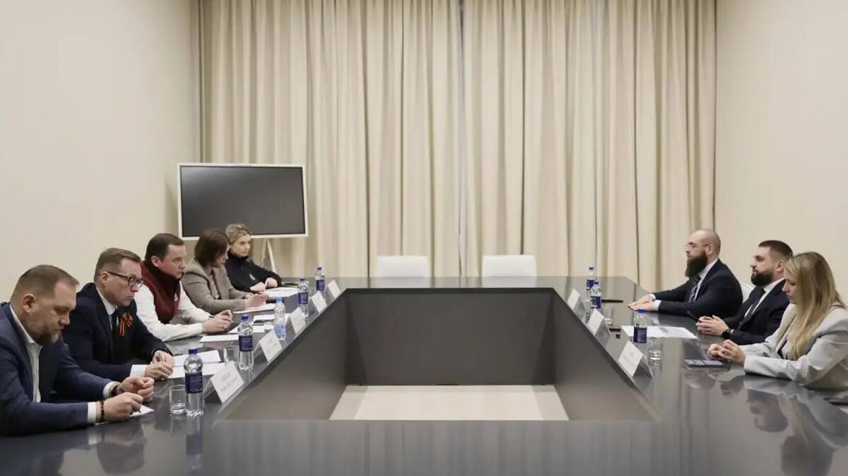 Arkhangelsk Region Governor Alexander Tsybulsky with Director of the Department for Arctic Zone Development at the Far East and Arctic Development Corporation Ilya Chernov. 