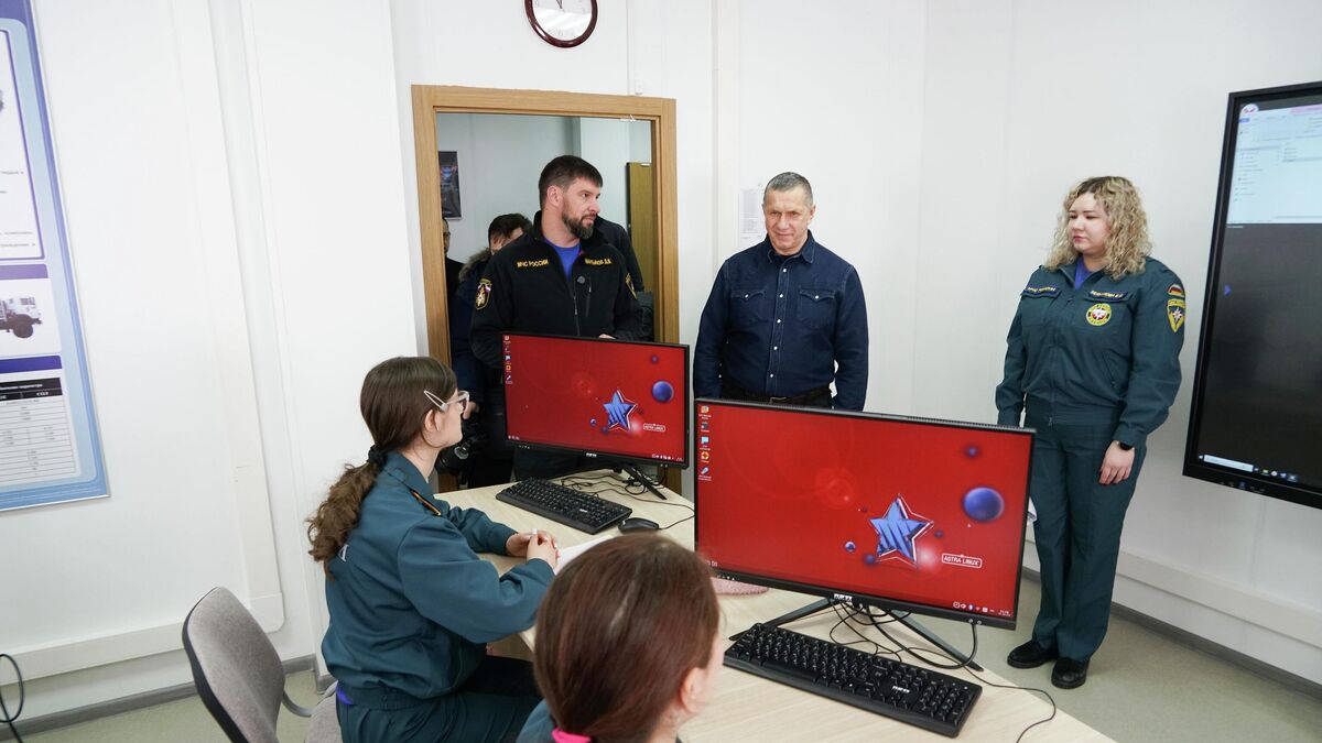 Yury Trutnev visits the Arctic Integrated Emergency and Rescue Center in Chukotka