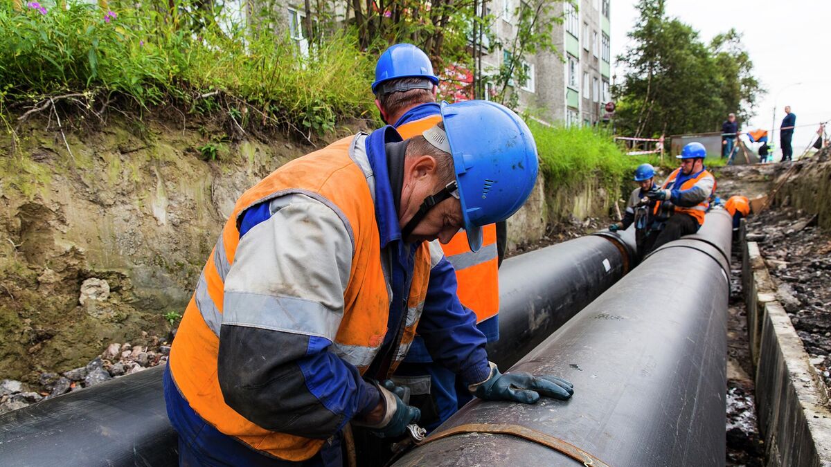 Utility workers 