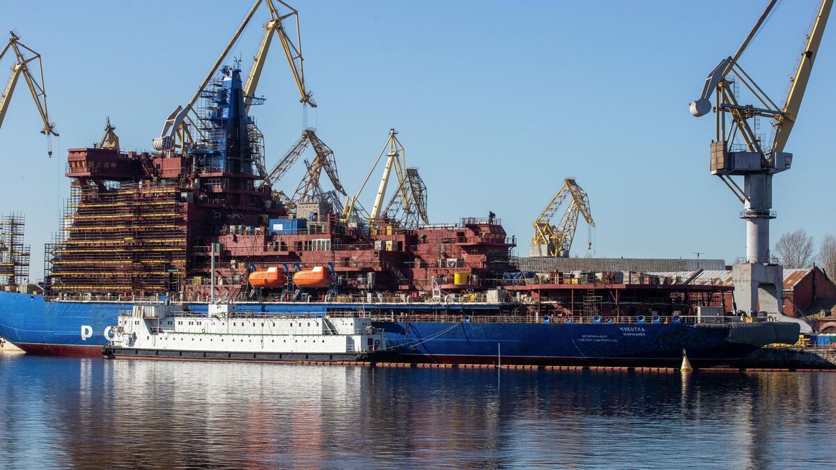 The Project 22220 nuclear-powered icebreaker Chukotka at the finishing dock of the United Shipbuilding Corporation Baltic Shipyard