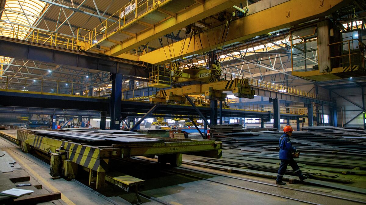 The assembly and welding shop at the United Shipbuilding Corporation Baltic Shipyard