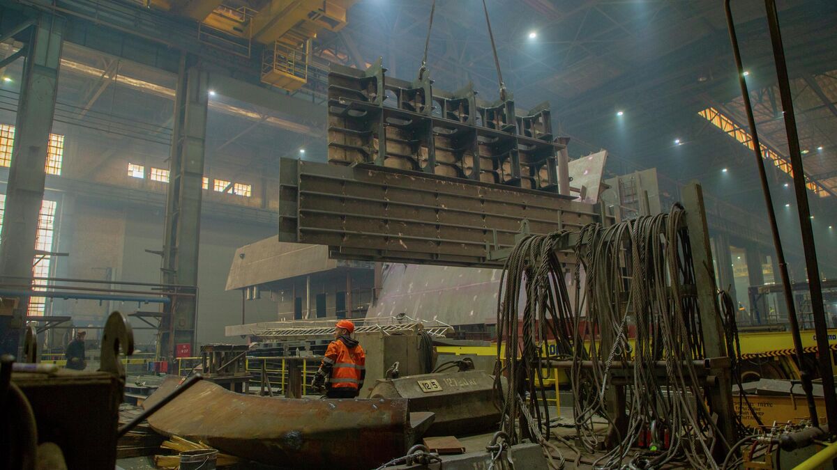 The assembly and welding shop at the United Shipbuilding Corporation Baltic Shipyard